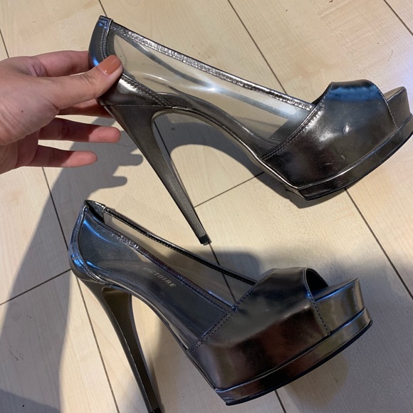 Shoes - Picture 4 of 4